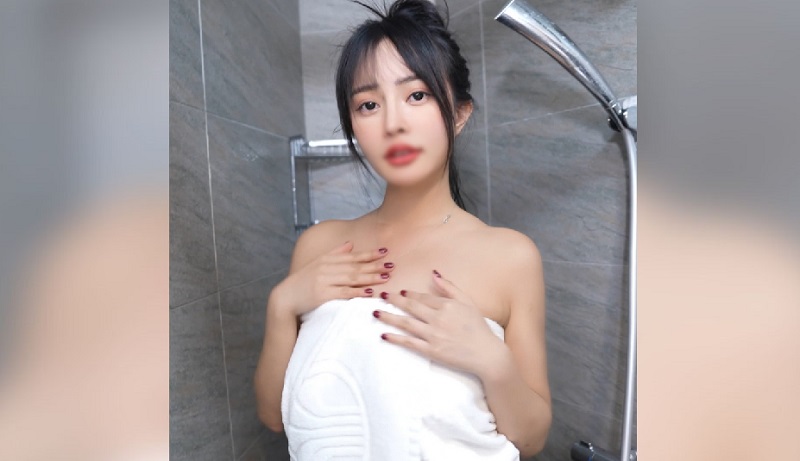 JAV HD FC2PPV 4748662 [50% Off For Two Weeks!] [First Shoot] A Cute Beauty With Big Tits Goes Wild In A Threesome! She Gets Pounded By Two Huge Cocks And Cums In A Thick Bukkake!FC2-PPV-4748662 初撮、美巨乳の可愛い美人が3Pで乱れる！巨根2本に突かれまくり、濃厚ぶっかけで絶頂イキ！